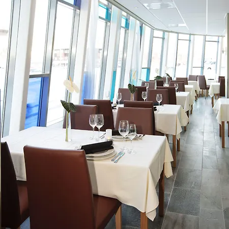 فندق Frich's Surnadal